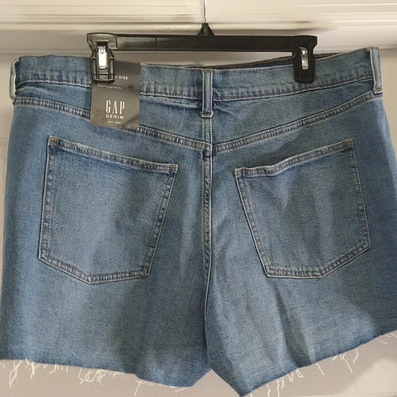 Gap 3.5" High Rise Stretch Denim Shorts - Picture 4 of 9